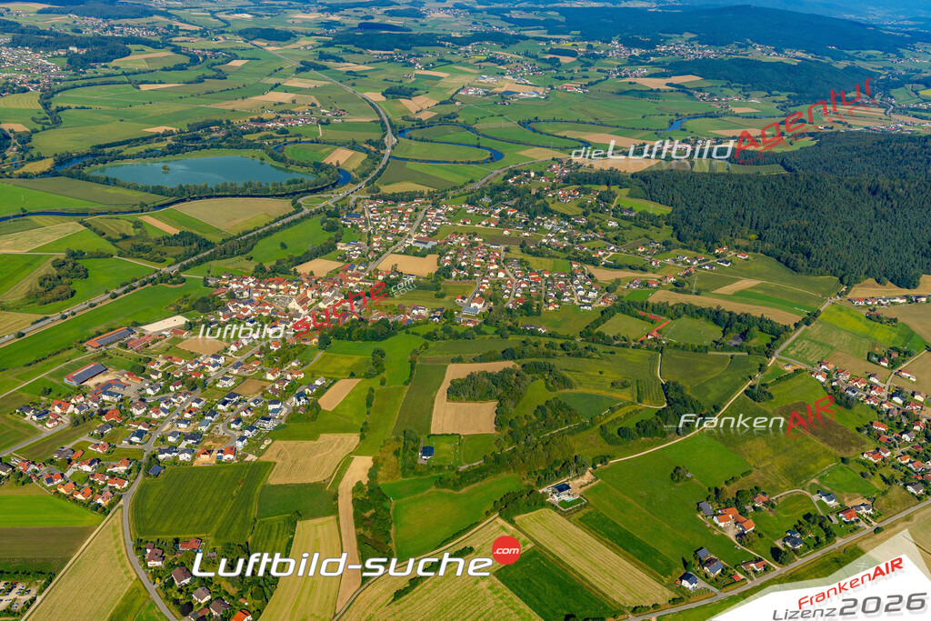 Das Luftbild zeigt : Chammünster Cham - Die Luftaufnahme wurde 2024 vom UL-Flugzeug aus erstellt ( keine Drohne ) - Hochauflösende Luftaufnahme - Für grossformatige Ausdrucke geeignet. Die Geschenkidee !Mit Lizenz und Bildrechte bestellbar