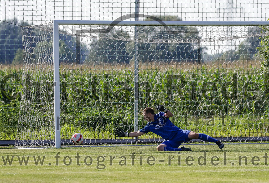 2023-08-20_093_TuS_Oberding_gegen_FC_Finsing_II | Oberding, Deutschland, 20.08.2023:
Fußball, Kreisklasse 2023 / 2024, 3. Spieltag, TuS Oberding gegen FC Finsing II, Endergebnis: 1:1

Torwart Tobias Forchhammer (FC Finsing, #22)

Foto: Christian Riedel / fotografie-riedel.net