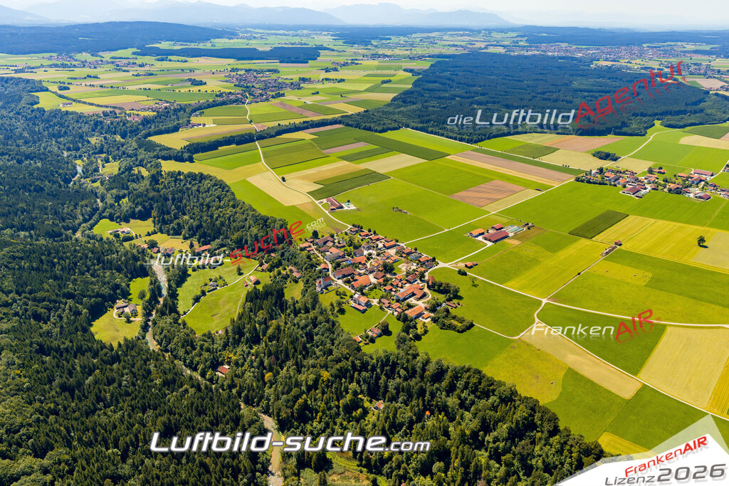 Luftaufnahme von Hohendilching Valley Bild- Das Luftbild wurde 2025 vom UL-Flugzeug heraus erstellt ( keine Drohne ) - Hochauflösende Luftaufnahme -Nicht vergleichbar mit Google Maps oder Satelittenbilder- Die Geschenkidee !Mit Lizenz und Bildrechte bestellbar