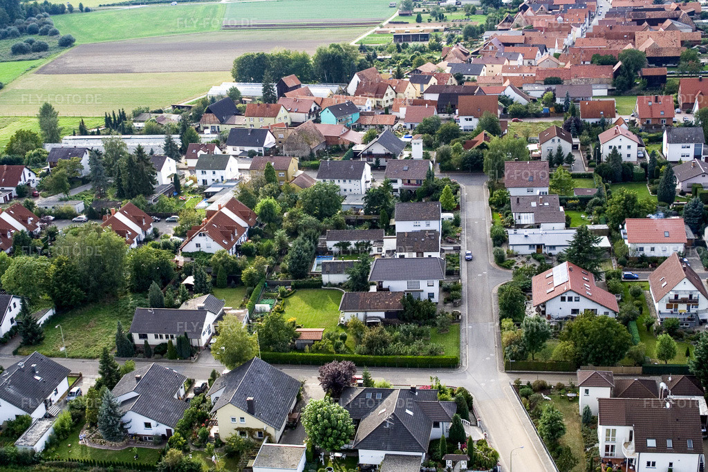Luftbild: Hainlachestr in Erlenbach bei Kandel im Bundesland Rheinland-Pfalz in Deutschland. Foto: IMG_7718.jpg vom 02.09.2007 durch Werner Riehm/FLY-FOTO.de