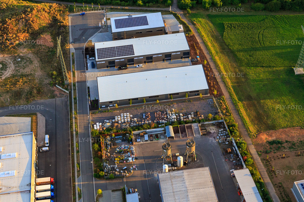 Luftbild: Entsorgungs- und Wirtschaftsbetrieb Landau Bauhof und Friedel + Ullmer GmbH im Ortsteil Queichheim in Landau im Bundesland Rheinland-Pfalz in Deutschland. Foto: IMG_094461.jpg vom 01.09.2016 durch Werner Riehm/FLY-FOTO.deEW-LANDAU.DE