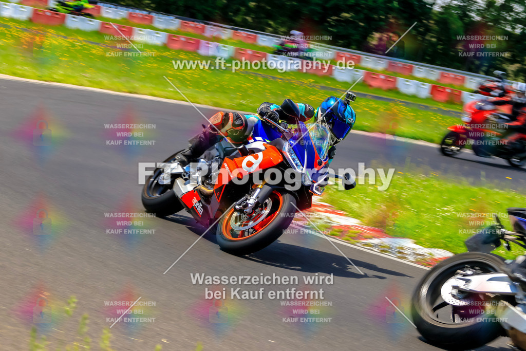 VBK-8034 | Hier findet Ihr Bilder von Touristenfahrten auf der Nürburgring Nordschleife oder von anderen Veranstaltungen die ich besucht habe. Viel Spass beim Durch Schauen 