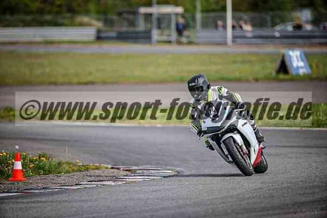 pubi7237 | Professionelle Fotos von Sportveranstaltungen, aber auch Hochzeiten und anderen Events. - Realisiert mit Pictrs.com