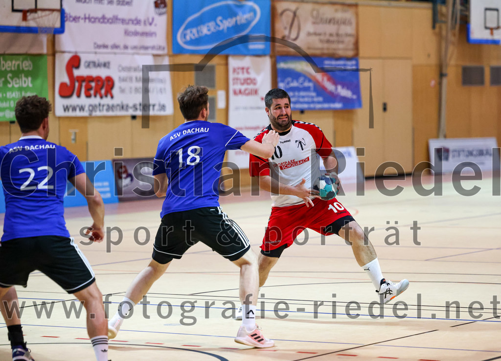 2022-10-08_011_SpVgg_Altenerding_gegen_ASV_Dachau | Erding, Deutschland, 08.10.2022:
Handball, Bezirksoberliga Männer 2022 / 2023, 4. Spieltag, SpVgg Altenerding gegen ASV Dachau, Endergebnis: 23:23

Matthias Hauß (ASV Dachau, #22), Moritz Deichl (ASV Dachau, #18), Christian Loris (SpVgg Altenerding, #10)

Foto: Christian Riedel / fotografie-riedel.net