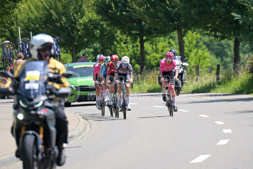 Tour de Suisse 2025 - 17. Juni 2025 | Tour de Suisse 2025Winterthurstrasse, NeftenbachAusreissergruppe.Bild: Sportfotografie Markus Aeschimann | www.markus-aeschimann.ch - Realisiert mit Pictrs.com