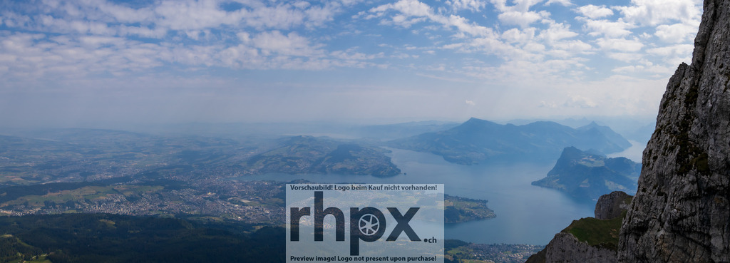 Aussicht vom Pilatus auf den Vierwaldstättersee | Weite Aussicht vom Pilatus über den Vierwaldstättersee.  - Realisiert mit Pictrs.com