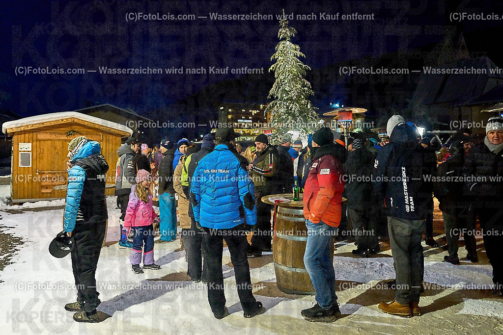 ALP5094_MASTERS-Cup_GS_Siegerehrung | (C)FotoLois.com, Alois Spandl. FIS Masters-Cup Wildschönau, Giant Slalom auf der Piste Schatzberg GS, Siegerehrung auf dem Dorfplatz Niederau, Sa 13. Januar 2024.
