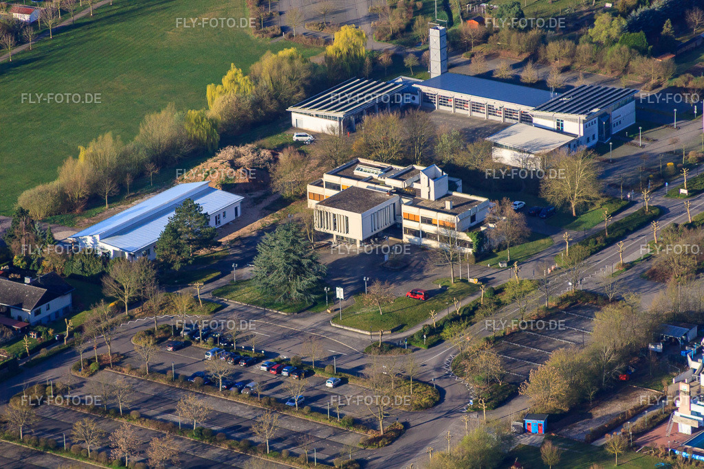 Feuerwehr Offenbach und Verbandsgemeinde Offenbach an der Queich http://www.feuerwehroffenbach.de/ http://www.offenbach-queich.de/ | Luftbild: Feuerwehr Offenbach und Verbandsgemeinde Offenbach an der Queich http://www.feuerwehroffenbach.de/ http://www.offenbach-queich.de/ in Offenbach an der Queich im Bundesland Rheinland-Pfalz in Deutschland. Foto: IMG_63309.jpg vom 20.03.2014 durch Werner Riehm/FLY-FOTO.de - Realisiert mit Pictrs.com