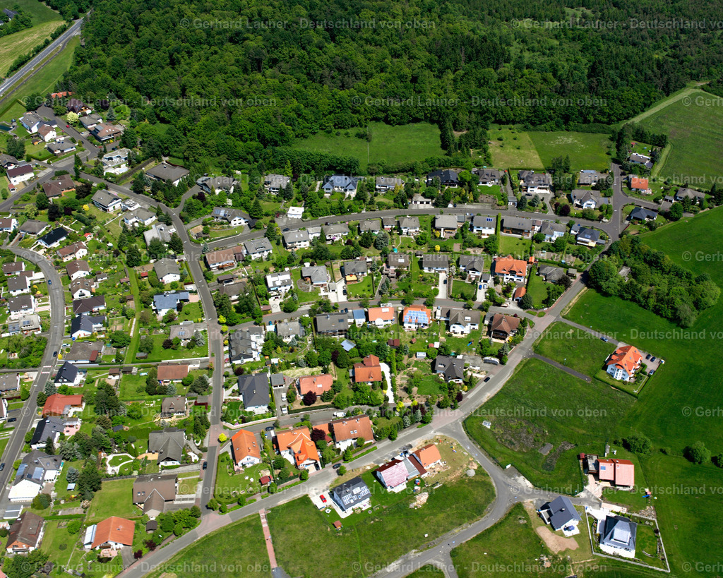 2614100 | ROMROD 09.06.2006 Wohngebiet einer Einfamilienhaus- Siedlung  in Romrod im Bundesland Hessen, Deutschland // Single-family residential area of settlement  in Romrod in the state Hesse, Germany Foto: Gerhard Launer