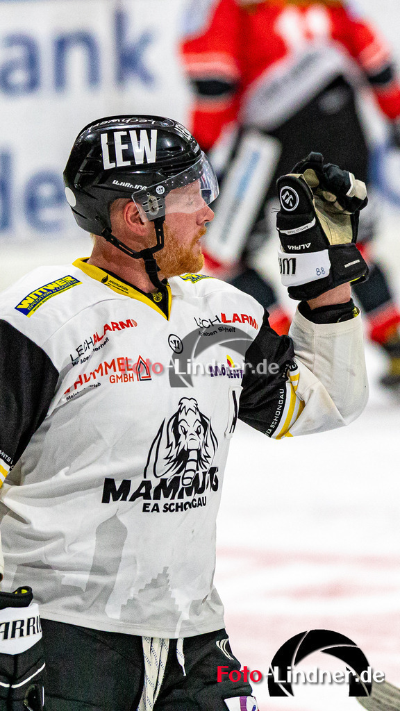Testspiel TSV Peißenberg Miners vs EA Schongau Mammuts | Eishockey Bayernliga Vorbereitung 2023/2024, Testspiel TSV Peißenberg Miners vs EA Schongau Mammuts
Torjubel Mathias Schuster (Mammuts 88),
2023-09-22 in Peißenberg (Eisstadion)
88 Mathias Schuster (Mammuts 88)
Copyright: FotoLindner