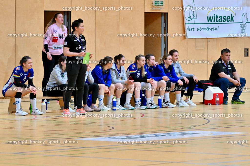 SC Ferlach Damen vs. WAT Atzgersdorf 18.5.2023 | Spielerbank SC Ferlach Damen, #4 SENITZA Luisa Marina, Headcoach SC Ferlach Damen KANJUGOVIC Iva, Assistentcoach Betreuer Sektionsleiter SC Ferlach Damen Buchbauer Wolfgang