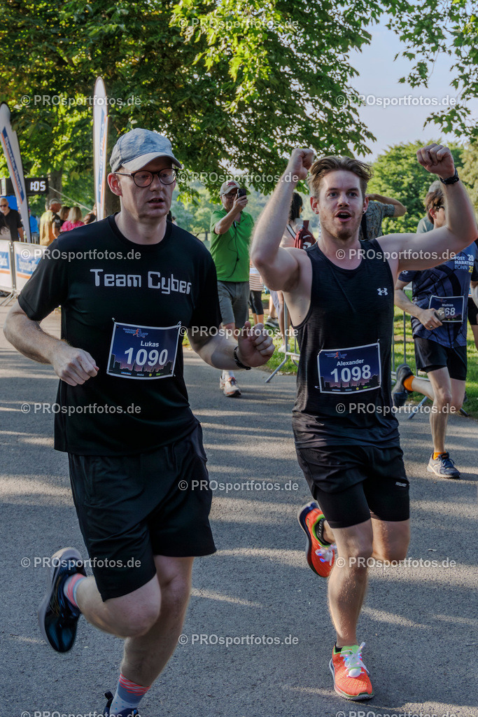 Sparda-Bank Nachtlauf Bonn; Bonn, 18.06.2025 | Impressionen vom Sparda-Bank Nachtlauf Bonn am 18.06.2025 in Bonn (Nordrhein-Westfalen). 