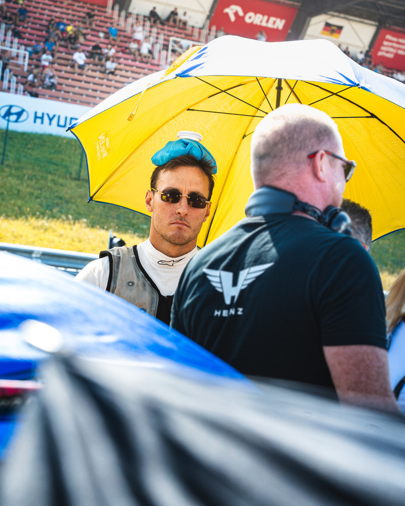 _DSC7906 | Exklusive Motorsport-Fotografie aus Leipzig von TXO Media – für Rennfahrer, Teams & Sponsoren. Sausemuth liefert starke Bilder, die Emotion zeigen. Jetzt buchen & glänzen! - Realisiert mit Pictrs.com