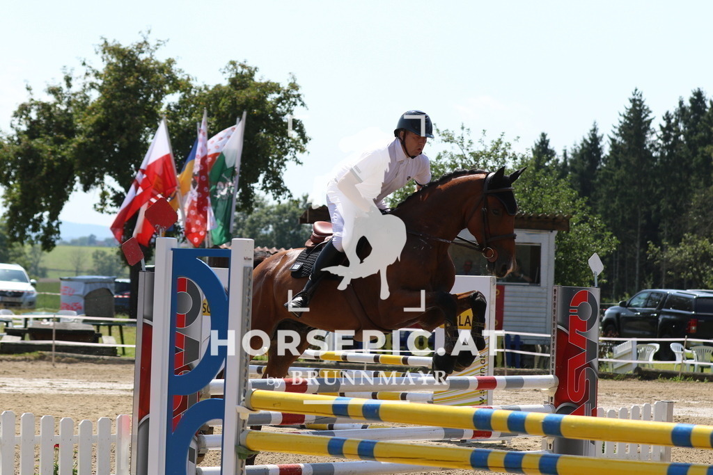 7V2A3262 | Willkommen bei Brunnmayr - Design & Fotografie – Ihrem Spezialisten für Reitturniere und Pferdeveranstaltungen in Oberösterreich, Salzburg und Bayern! Seit über 17 Jahren sind wir leidenschaftlich dabei.