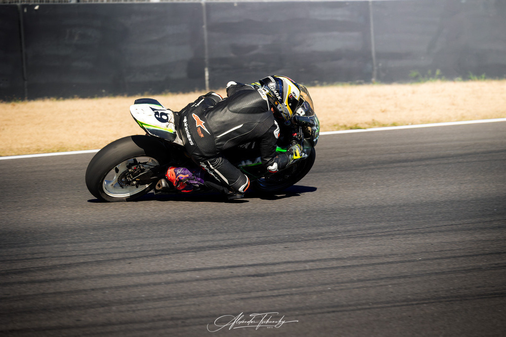 Ducati Trackday Hockenheimring 2026 | Entdecken Sie die faszinierende Welt von Alexander Tschuncky Arts: Kreative Fotografie, atemberaubende Automobilkunst und hochwertiger Bilderdruck. Lassen Sie sich inspirieren! - Realisiert mit Pictrs.com