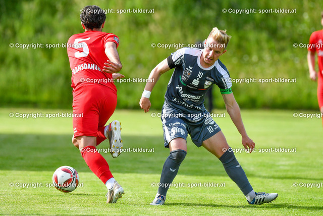 AUT, OOELiga, SPG Pregarten vs Oedt | 21.05.2022, Kornspitz Arena Pregarten, AUT, OOELiga, SPG Pregarten vs Askoe Oedt, im Bild Markus Blutsch (Pregarten) vs Ivan Leovac (Oedt)