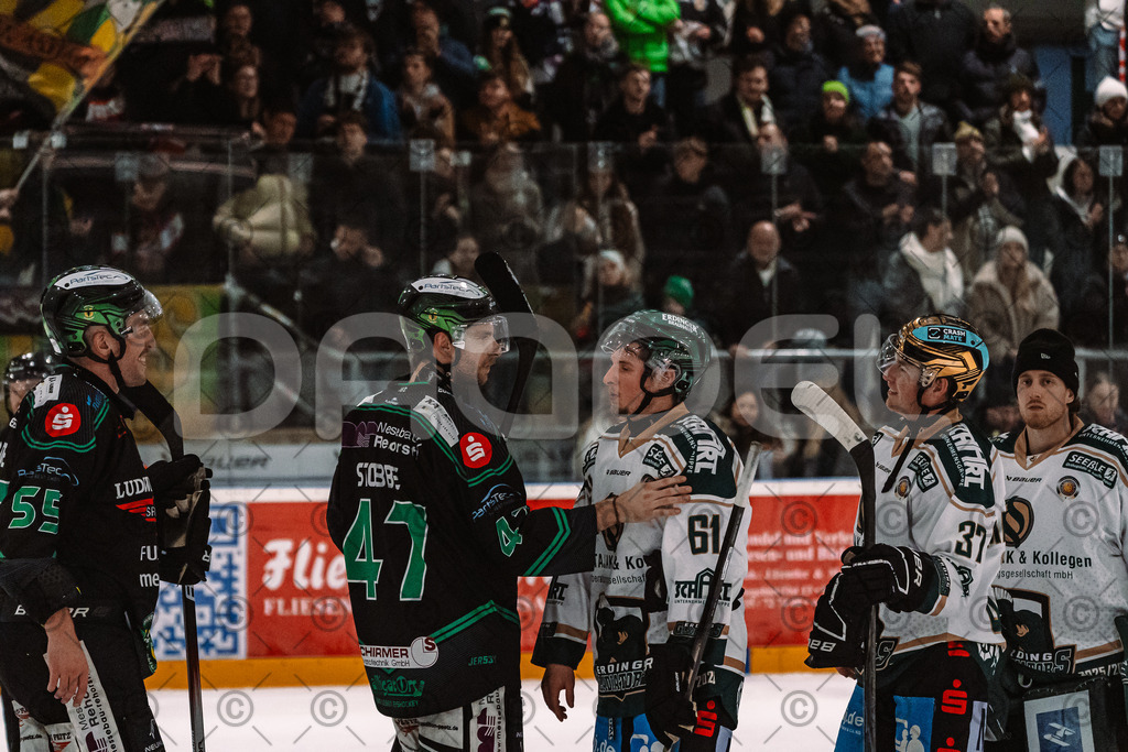 Alligators_vs_Erding_12_12_2025-208 | Höchstadt Alligators Fotogalerie: Eishockey-Action aus Franken. Professionelle Spielfotos, Portraits & Stadionbilder zum Download. Jetzt entdecken! - Realisiert mit Pictrs.com