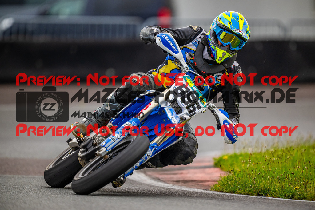 MaZZes_FotoMatrix_240621_6007705_1567 | GELB