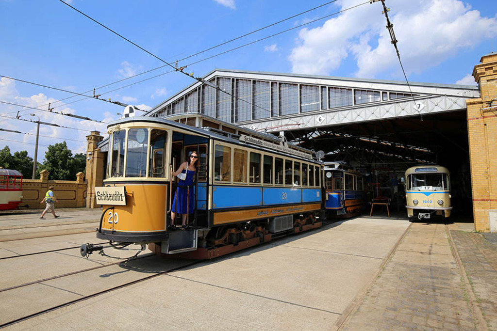 Straßenbahnmuseum Leipzig | Entdecke über 20 Kategorien Leipzig-Motive: Foto-Downloads, hochwertige Poster, Leinwand- & Fine-Art-Prints. Jetzt Lieblingsfoto im Bildlexikon Leipzig Shop bestellen!