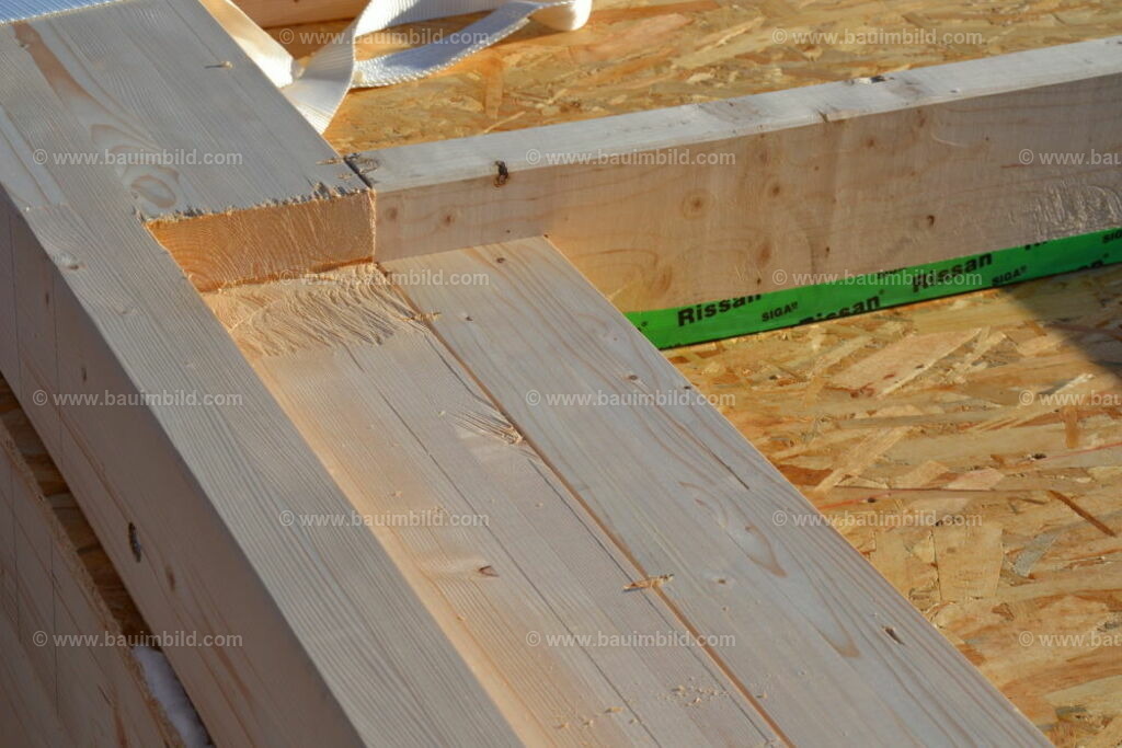 bib-lg09-holzbau-0053 | Nach LV-Leistungsgruppen sortierte Detailfotos über den Bau eines Hauses. Alle Hausbau-Bilder direkt vom Urheber und Autor der Website Haus-Selber-Bauen.com