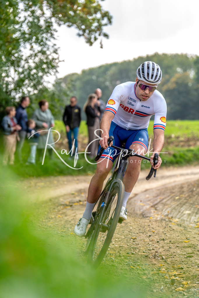 Ralf Eppink Photography 20251012_DSC03581 | Sportfotografie, Eventfotografie, Porträtfotografie, Radsport Fotograf, Triathlon Fotograf, Düsseldorf Fotograf, Köln Fotograf, Actionfotografie, Teamfotografie, Peoplefotografie, Business Portraits, Veranstaltungsfotografie, Reportagefotografie - Realisiert mit Pictrs.com