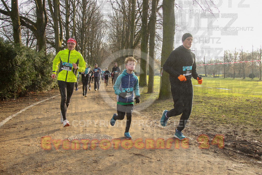 241231_1022_EV4_4009 | Sportfotografie im Rhein-Sieg Kreis, Köln, Bonn, NRW, Rheinland Pfalz, Hessen, etc. Unser Tätigkeitsfeld umfasst den Laufsport vom Volkslauf über den Marathon, Duathlon, Triathon bis zum Ultralauf wie Kölnpfad Ultra oder Schindertrail.