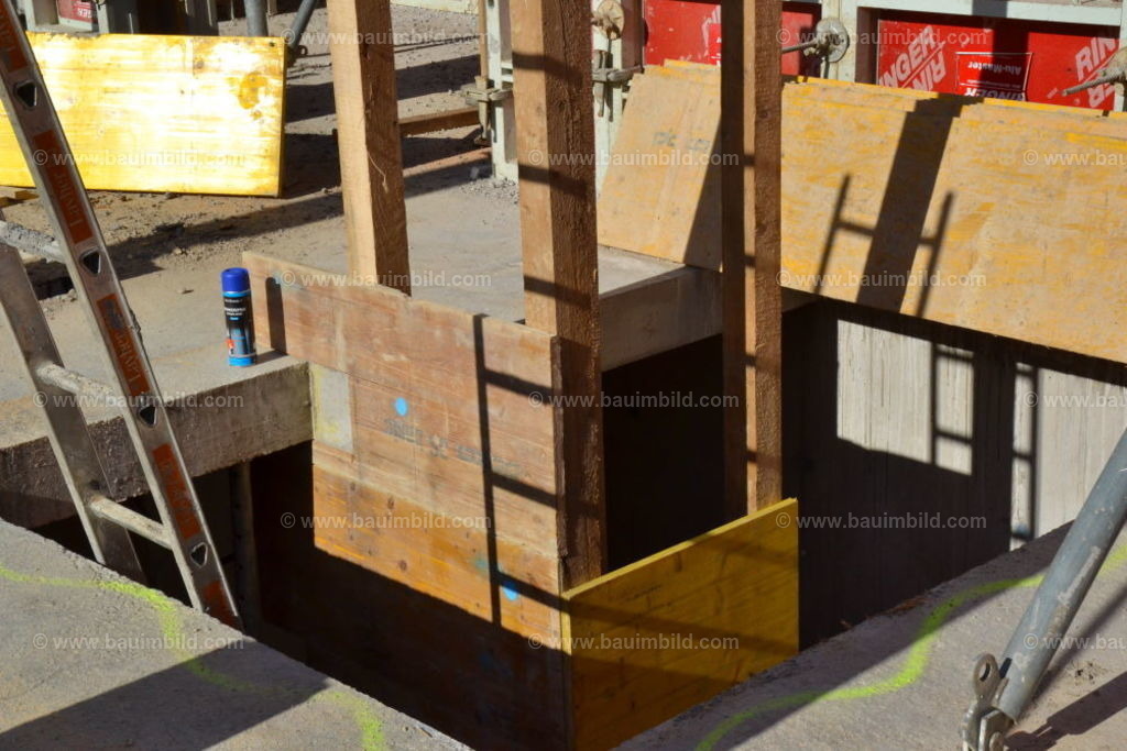 bib-lg04-betonarbeiten-0675 | Nach LV-Leistungsgruppen sortierte Detailfotos über den Bau eines Hauses. Alle Hausbau-Bilder direkt vom Urheber und Autor der Website Haus-Selber-Bauen.com