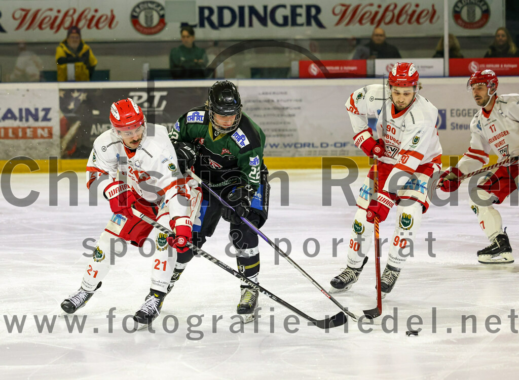 2023-03-10_075_TSV_Erding_gegen_TEV_Miesbach | Erding, Deutschland, 10.03.2023:
Eishockey, Bayernliga Playoffs 2022 / 2023, Halbfinale, TSV Erding gegen TEV Miesbach, Endergebnis: 2:0

Felix Feuerreiter (TEV Miesbach, #21), Christoph Furtner (Erding Gladiators, #22), Alexander Kirsch (TEV Miesbach, #90)

Foto: Christian Riedel / fotografie-riedel.net