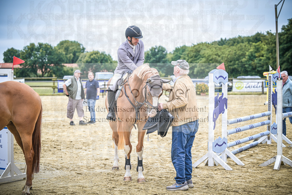 DOS_4235 | Entdecke hochwertige Reitturnierfotos von Foto Oger. Professionell, emotional und authentisch – jetzt Lieblingsmomente im Shop bestellen.Deutschlandweite Turnierfotografie. - Realisiert mit Pictrs.com
