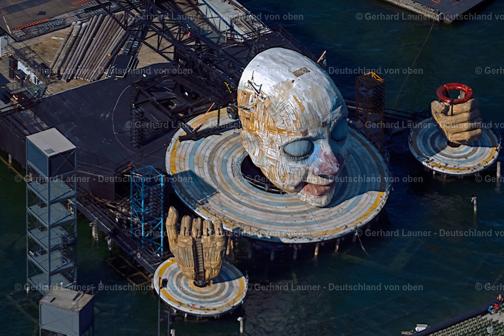 4028188 | BREGENZ 17.05.2020 Konstruktion des Bauwerkes der Freilicht- Bühne " Seebühne Bregenz " in Bregenz am Bodensee in Vorarlberg, Österreich. Weiterführende Informationen bei: Bregenzer Festspiele GmbH,  Landeshauptstadt Bregenz. // Construction of the building of the open-air theater " Seebuehne Bregenz " in Bregenz at Bodensee in Vorarlberg, Austria. Further information at: Bregenzer Festspiele GmbH,  Landeshauptstadt Bregenz. Foto: Gerhard Launer