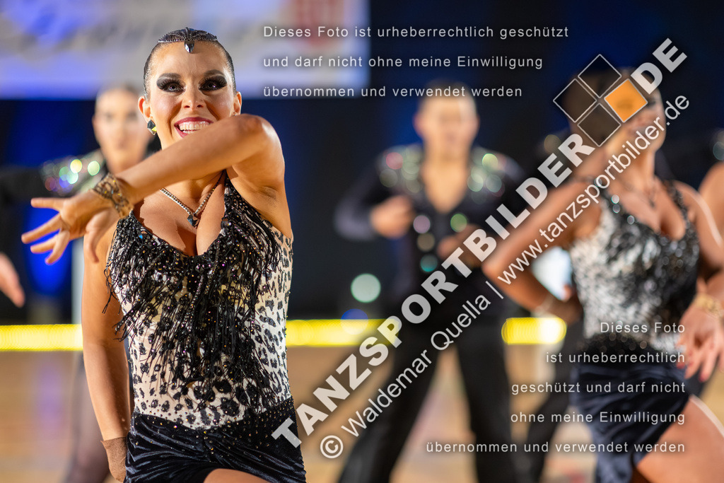 20260321-10261 | Hier finden Sie Tanz Bilder vom Latein und Standard Formationen tanzen. Sportbilder vom Tanzsport. Schöne Fotos und von Weltmeisterschaft, Europameisterschaft, Bundesliga, Regionalliga, Oberliga und Landesliga sowie von GOC Stuttgart, DanceComp, WM Bremen