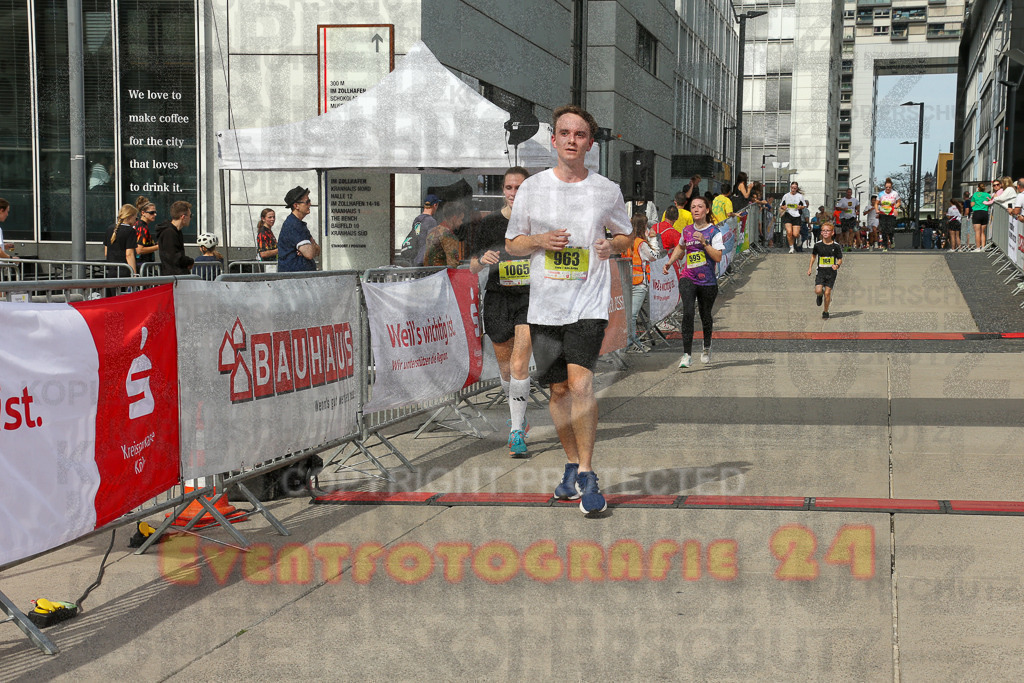 250920_1331_EX1_5215 | Sportfotografie im Rhein-Sieg Kreis, Köln, Bonn, NRW, Rheinland Pfalz, Hessen, etc. Unser Tätigkeitsfeld umfasst den Laufsport vom Volkslauf über den Marathon, Duathlon, Triathon bis zum Ultralauf wie Kölnpfad Ultra oder Schindertrail.