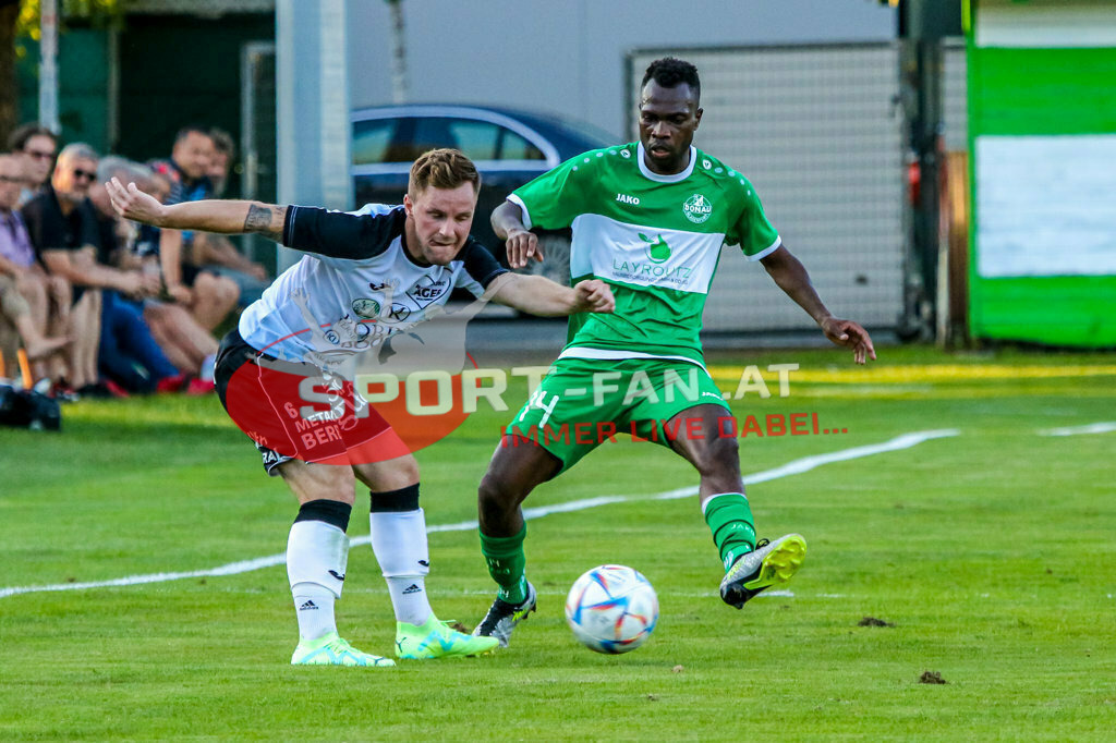 SV Donau - FC Lendorf 0-0, Kärntner Liga 3. Runde | Mario Rumbold (FC Lendorf #6) Boyo Jarjue (SV Donau Klagenfurt #14) SV Donau - FC Lendorf 0-0 am 12.08.2023 in Klagenfurt
(Sportplatz SV Donau), Austria, (Photo by Ernst Krawagner sport-fan.at) - Realisiert mit Pictrs.com