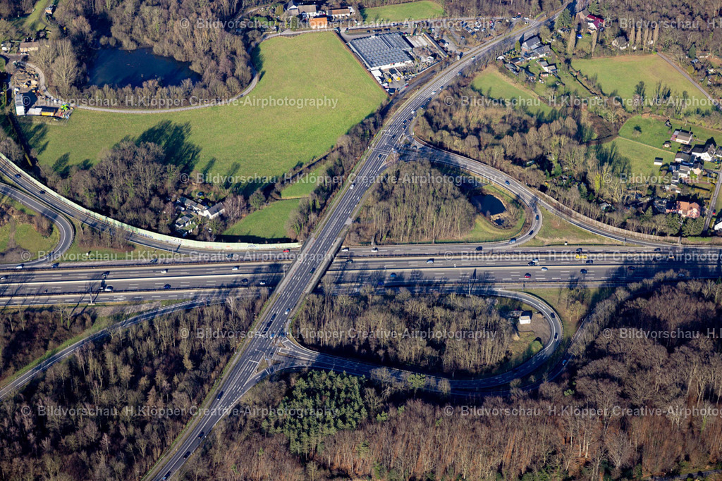 Luftbild Hilden-8686 | Luftbildfotografie Autobahnkreuz der BAB A46/A3 in Hilden im Bundesland Nordrhein-Westfalen, Deutschland - Realisiert mit Pictrs.com