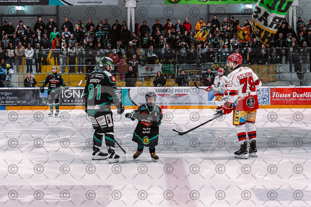 Alligators_vs_Deggendorf_30_11_2025-035 | Höchstadt Alligators Fotogalerie: Eishockey-Action aus Franken. Professionelle Spielfotos, Portraits & Stadionbilder zum Download. Jetzt entdecken! - Realisiert mit Pictrs.com