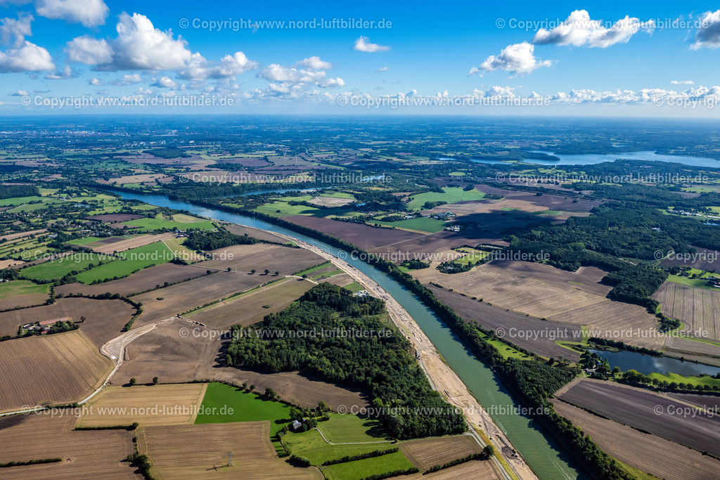 Grosskönigsförde_Baustelle_Nord_Ostsee_Kanal_ELS_2456200922 | LINDAU 20.09.2022 Baustelle Kanalverlauf und Uferbereiche der Wasserstraße der Binnenschiffahrt Nord-Ostsee-Kanal in Lindau im Bundesland Schleswig-Holstein, Deutschland. // Construction site canal course and bank areas of the waterway of the inland navigation Kiel Canal in Lindau in the state Schleswig-Holstein, Germany. Foto: Martin Elsen