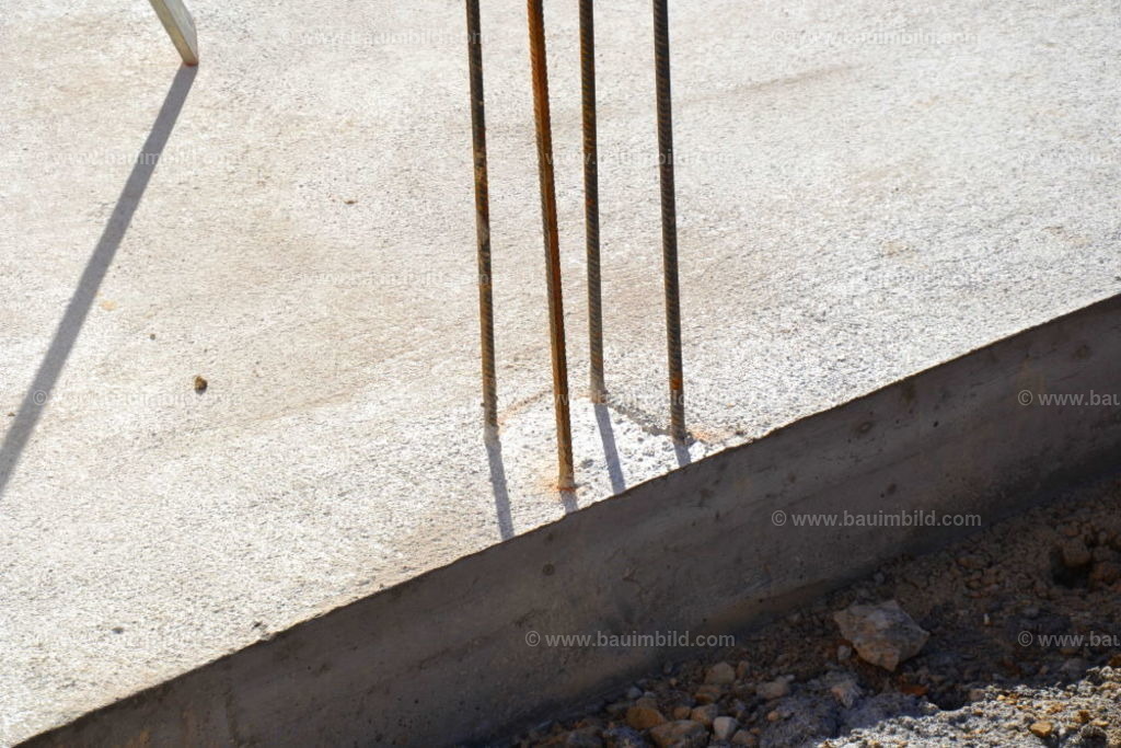 bib-lg04-betonarbeiten-0452 | Nach LV-Leistungsgruppen sortierte Detailfotos über den Bau eines Hauses. Alle Hausbau-Bilder direkt vom Urheber und Autor der Website Haus-Selber-Bauen.com