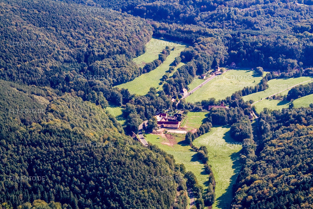 Sankt Germannshof | Luftbild: Sankt Germannshof im Ortsteil Sankt Germanshof in Bobenthal im Bundesland Rheinland-Pfalz in Deutschland. Foto: IMG_4312.jpg vom 08.10.2006 durch Werner Riehm/FLY-FOTO.de - Realisiert mit Pictrs.com