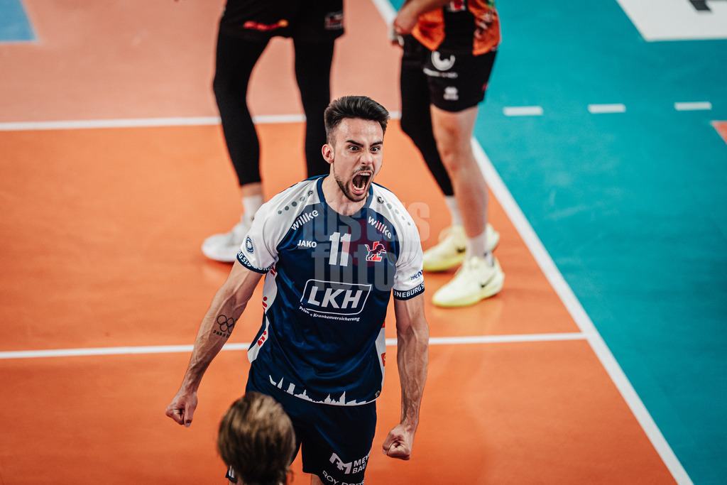 Volleyball | Herren | Saison 2024/2025 | 1. Volleyball Bundesliga Männer | Finale | SVG Lüneburg vs. BERLIN RECYCLING Volleys | 01.05.2025 | Xander Wolf Wassenaar Ketrzynski (#11, SVG Lüneburg) jubelt