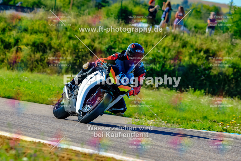 034-2131 | Hier findet Ihr Bilder von Touristenfahrten auf der Nürburgring Nordschleife oder von anderen Veranstaltungen die ich besucht habe. Viel Spass beim Durch Schauen 