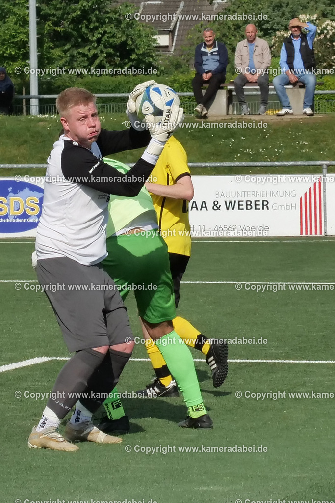 Fußball : Bezirksliga : SV 08/29 Friedrichsfeld - Borusia Veen am 10.05.2026 in Voerde Friedrichsfeld | Fußball : Bezirksliga : SV 08/29 Friedrichsfeld - Borusia Veen am 10.05.2026 in Voerde Friedrichsfeld - Realisiert mit Pictrs.com
