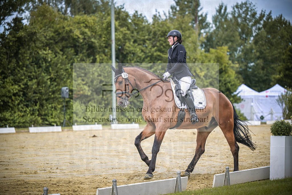 DOS_1058 | Entdecke hochwertige Reitturnierfotos von Foto Oger. Professionell, emotional und authentisch – jetzt Lieblingsmomente im Shop bestellen.Deutschlandweite Turnierfotografie. - Realisiert mit Pictrs.com