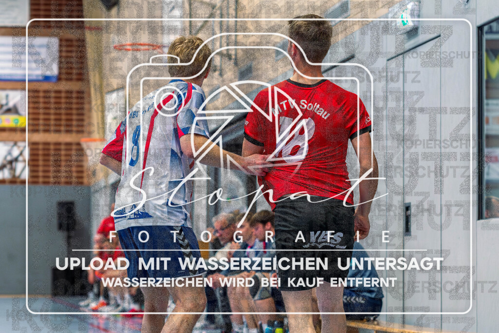 Regionsoberliga Herren Lüneburg-Stade - MTV Soltau vs. HBV 91 Celle | Fynn Grosseholz (MTV Soltau #18),Thorven Bahr (HBV 91 Celle #08); Regionsoberliga Herren Lüneburg-Stade - MTV Soltau vs. HBV 91 Celle am 25.04.2026 in Sporthalle Oberschule Soltau, Soltau - Realisiert mit Pictrs.com