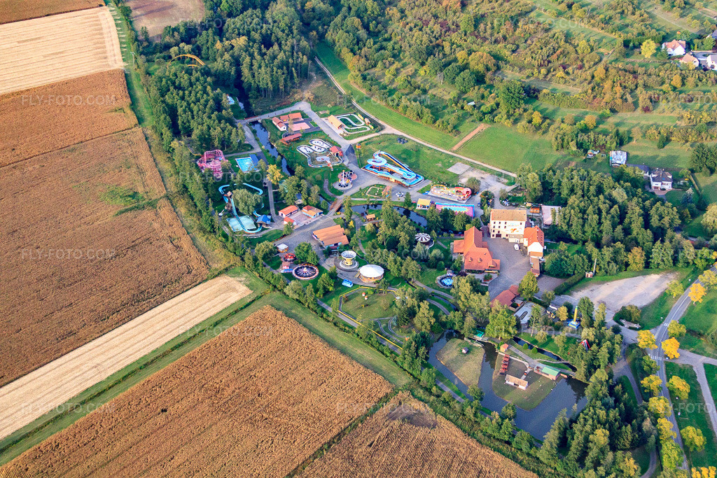 Aerial view: Didiland amusement park in Morsbronn-les-Bains in the state Bas-Rhin, France. – Photo: IMG_53686.jpg taken on 09/30/2012 by Werner Riehm/FLY-FOTO.com – Resolution of the original: 4752 x 3168 px – Didi'land, Parc de Loisirs et d'Attractions à Morsbronn en Alsace