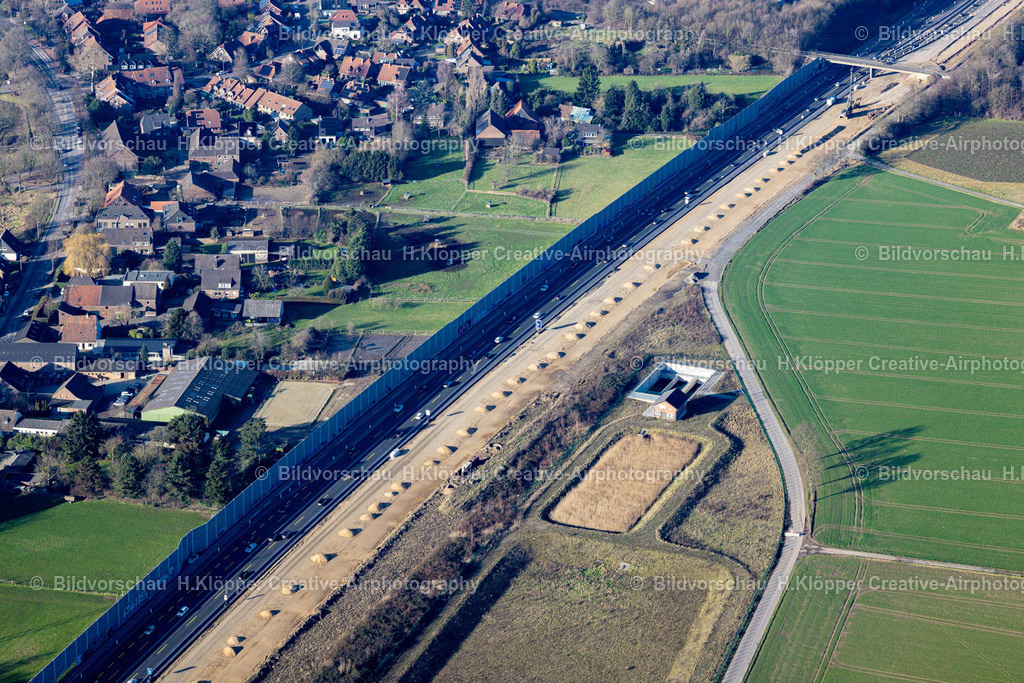 Luftbild Meerbusch-9056 | Luftbildfotografie Autobahn- Baustelle zum Ausbau und zur Spur- Erweiterung im Streckenverlauf der BAB A57 in Krefeld im Bundesland Nordrhein-Westfalen, Deutschland. - Realisiert mit Pictrs.com
