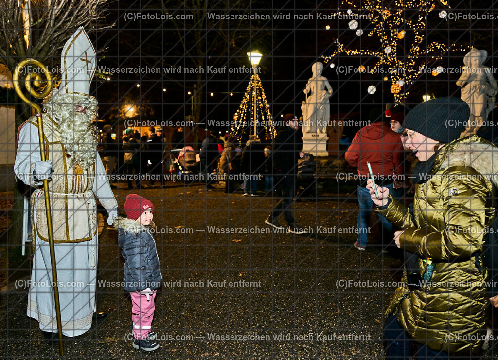 ALP7678_Wieselburger Advent_Nikolaus | (C)FotoLois.com, Alois Spandl, Wieselburger Advent im Schlosspark, Besuch durch den Hl. Nikolaus und seinen Krampussen, Sa 3. Dezember 2022.