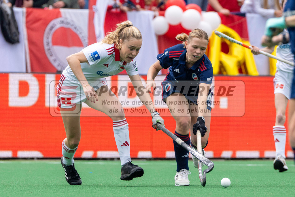 Final4_20240518-1152-0052 | Bonn, Deutschland, 18.05.2024:  in Aktion waehrend des Spiels der Deutsche Feldhockey-Meisterschaften 2024 zwischen Final 4 Damen Rot Weiss Köln - Mannheimer HC im Bonner THV am 18.05.2024 in Bonn, Deutschland. (Foto von Stephan Fehrmann)

Bonn, Germany, 18.05.2024:  in action during the game of Deutsche Feldhockey-Meisterschaften 2024 between Final 4 Damen Rot Weiss Köln - Mannheimer HC in Bonner THV at 18.05.2024 in Bonn, Deutschland. (Foto from Stephan Fehrmann)