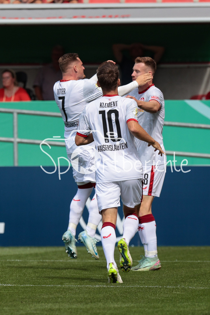 FC Ingolstadt - 1. FC Kaiserslautern | Jubel nach dem Treffer zum 0-1 durch Jannik MAUSE (FCK #18) / Freude / Happy / Tor / Torschuetze