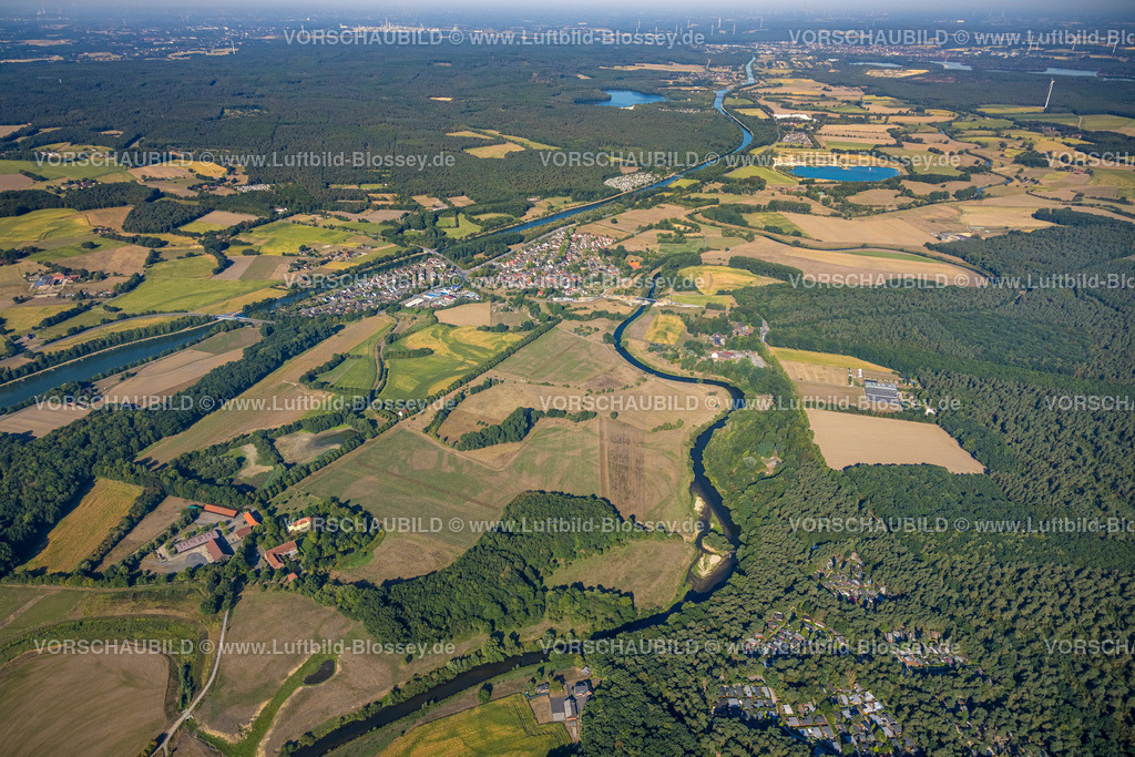 Olfen220805803LippeVogelsang | Luftbild, Fluss Lippe Mäander, Lippeschleife, Fluss- und Auenentwicklung der Lippe Vogelsang, Renaturierung, Gebäude der Vogelsang Stiftung, Ortsteil Ahsen, Stadtgrenze Olfen-Datteln, Olfen-Kirchspiel, Olfen, Ruhrgebiet, Nordrhein-Westfalen, Deutschland