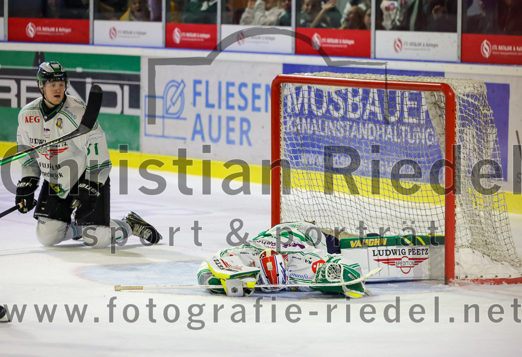 2025-09-21_114_TSV_Erding_gegen_Hoechstadter_Alligators | Erding, Deutschland, 21.09.2025:Eishockey, Oberliga Süd 2025 / 2026, 2. Spieltag, TSV Erding gegen Höchstadter Alligators, Endergebnis: 3:4Torwart Luca Ganz (Höchstadt Alligators, #35)Foto: Christian Riedel / fotografie-riedel.net